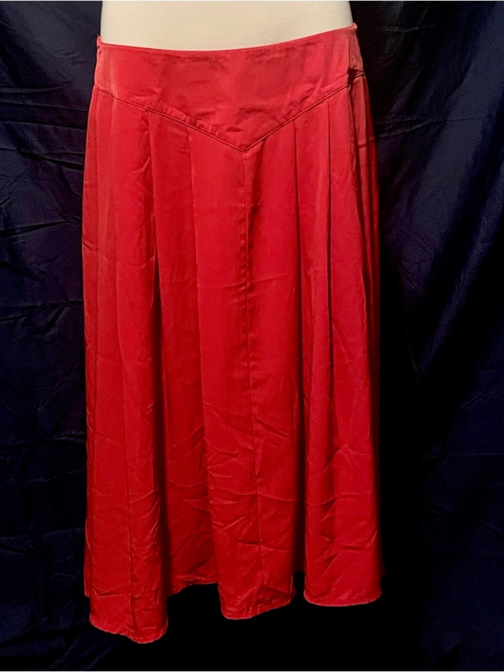 breckenridge Red A-Line Skirt with V-Waist Seam